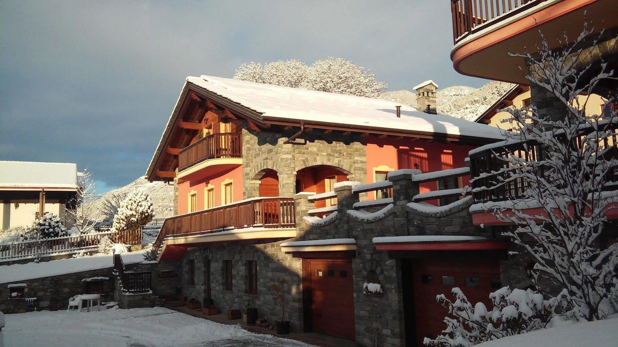 Les Vrais Rayons Hotel Verrayes Екстериор снимка