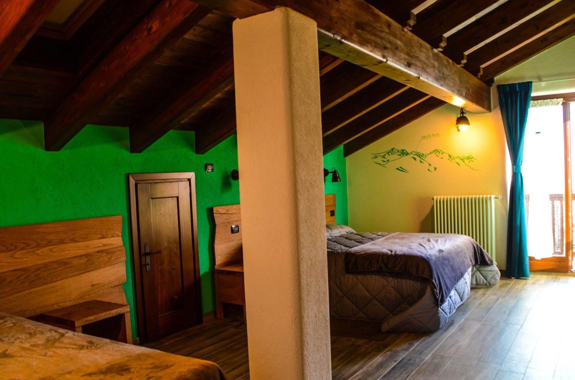 Les Vrais Rayons Hotel Verrayes Екстериор снимка